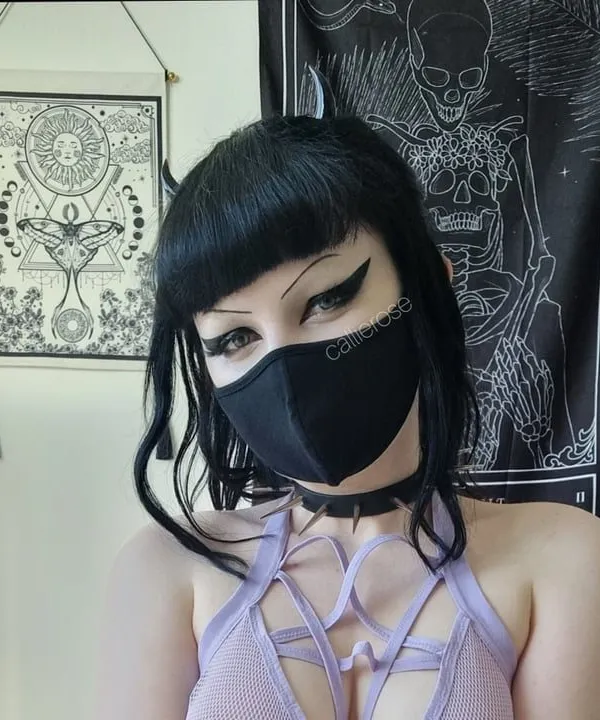 𝕮𝖆𝖑𝖑𝖎𝖊 Alt/Goth Babe